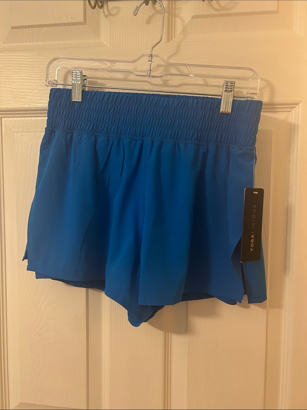 Yogalicious lightstreme love and flutter short new M